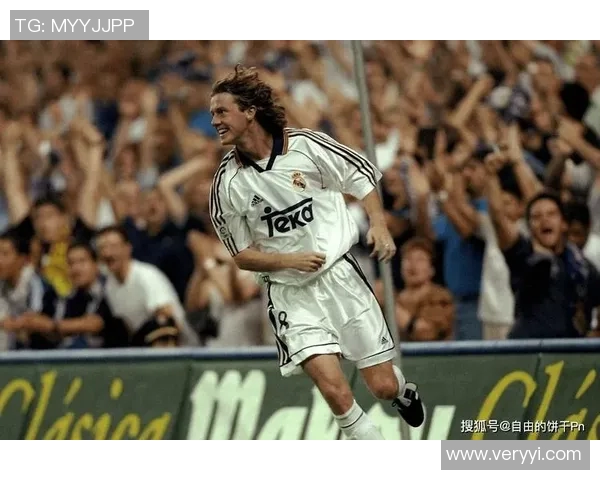 五号足球明星闪耀皇马赛场展现无与伦比的球技与风采