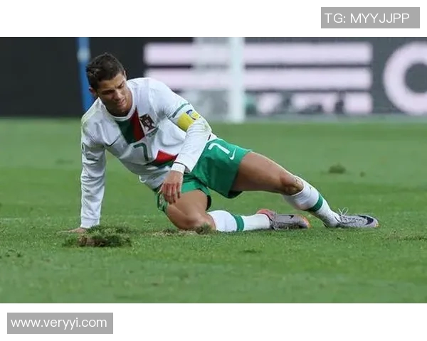 帅气足球明星瞬间捕捉展现运动魅力与激情的短句合集